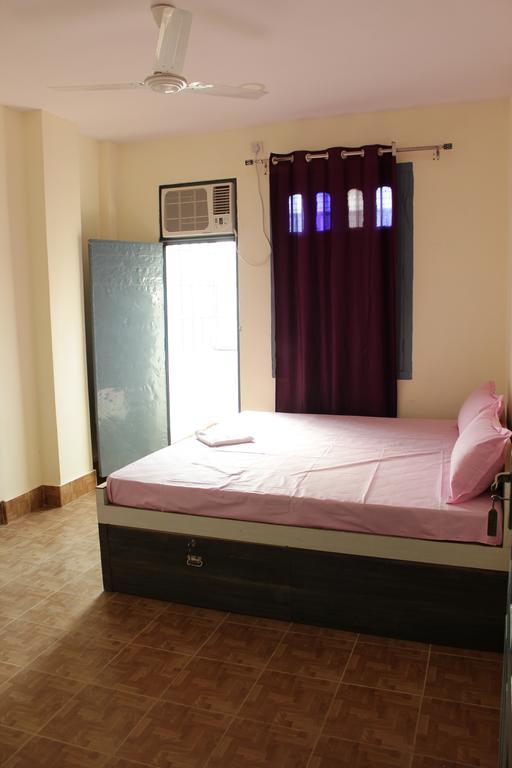 Zostel Varanasi Pansiyon Oda fotoğraf
